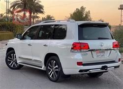 تۆیۆتا لاند کروزەر